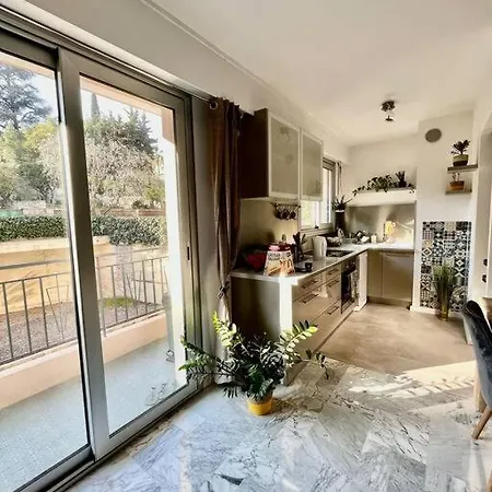 Beau 2 Pieces,terrasse, Parking Centre Mentona