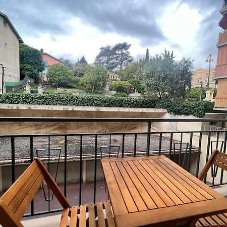 Beau 2 Pièces,terrasse, Parking Centre *