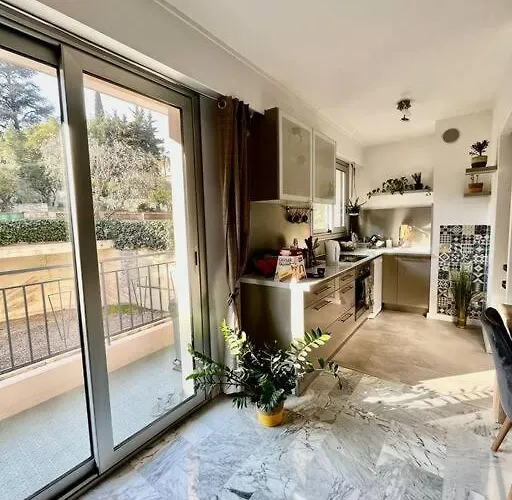 Beau 2 Pieces,terrasse, Parking Centre Menton