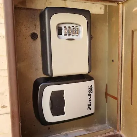 Beau 2 Pièces,terrasse, Parking Centre Appartement *