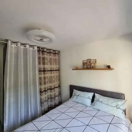 Beau 2 Pièces,terrasse, Parking Centre